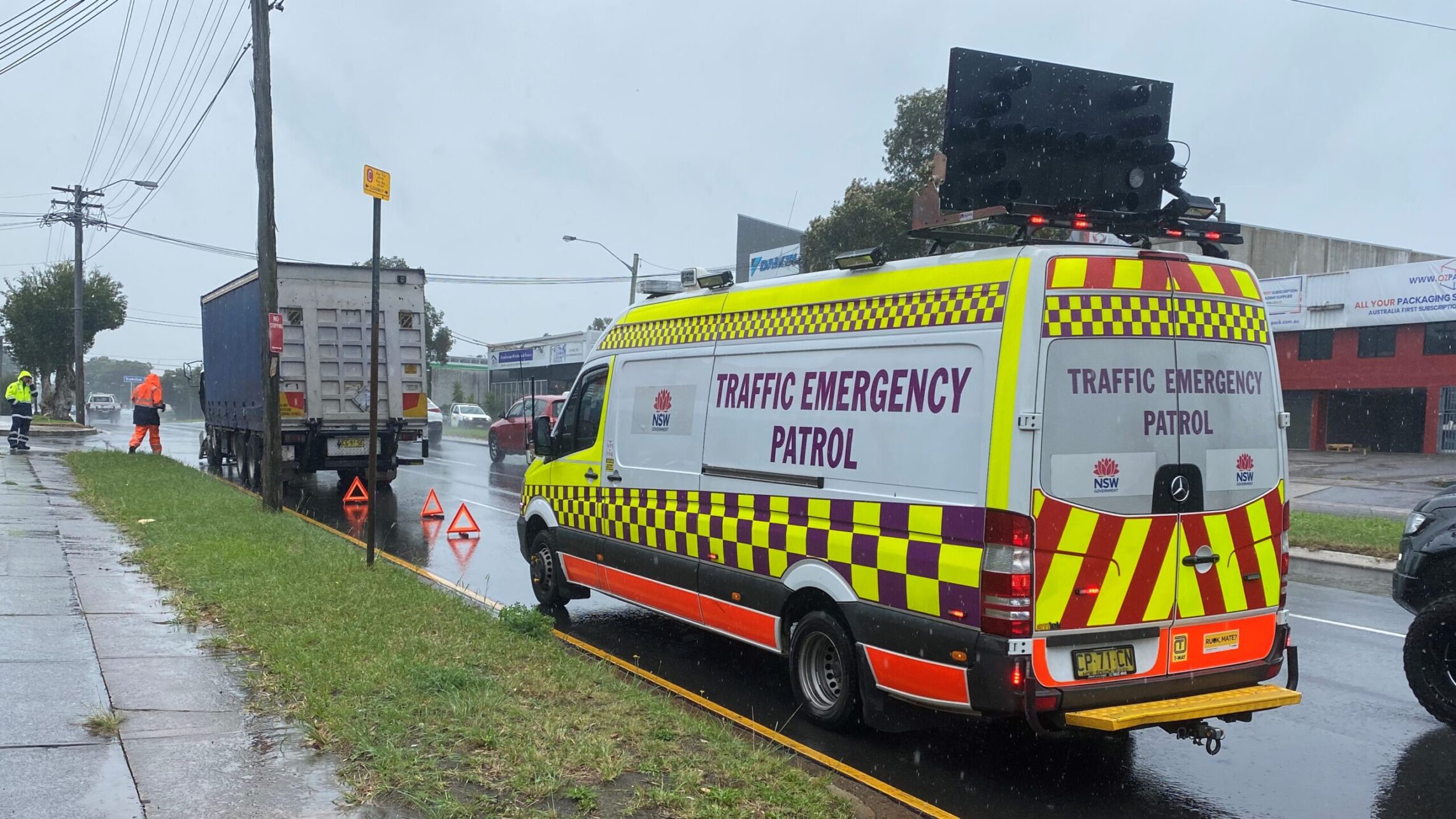24 hour break down truck mechanic onsite breakdown